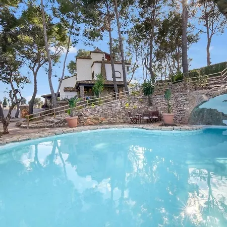 Villa Near Valencia 17pax, Pool, Cinema, Bbq, Kidsroom *