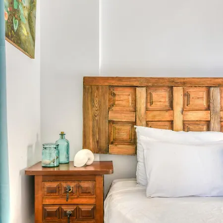 Near Valencia 17pax, Pool, Cinema, Bbq, Kidsroom Villa