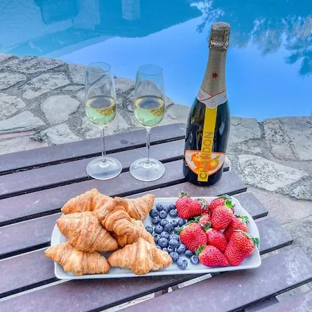Near Valencia 17pax, Pool, Cinema, Bbq, Kidsroom *
