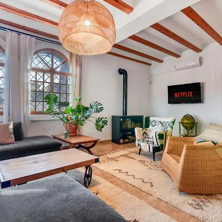 Villa Near Valencia 17pax, Pool, Cinema, Bbq, Kidsroom