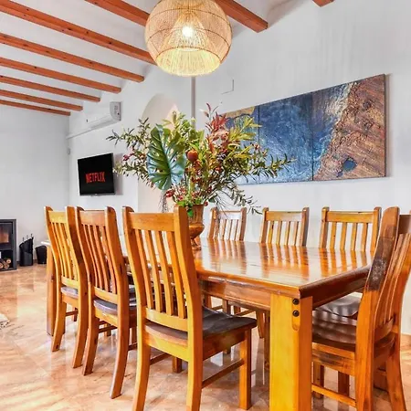 Near Valencia 17pax, Pool, Cinema, Bbq, Kidsroom Villa Manises