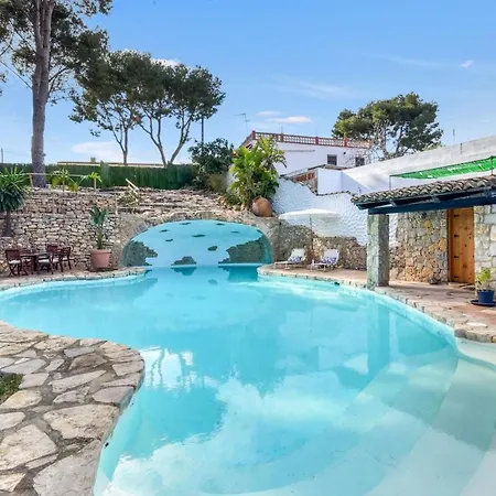 Villa Near Valencia 17pax, Pool, Cinema, Bbq, Kidsroom Manises