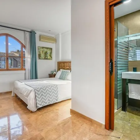 Villa Near Valencia 17pax, Pool, Cinema, Bbq, Kidsroom