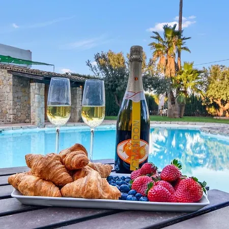 Near Valencia 17pax, Pool, Cinema, Bbq, Kidsroom