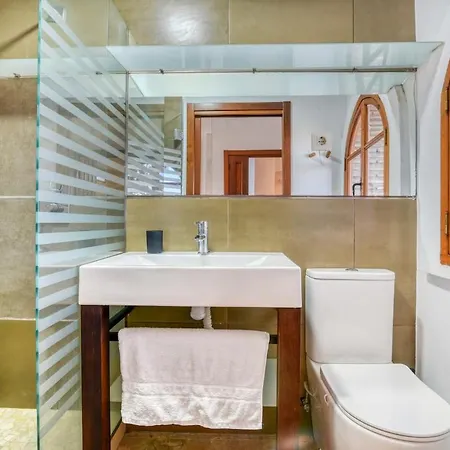 Near Valencia 17pax, Pool, Cinema, Bbq, Kidsroom Villa Manises