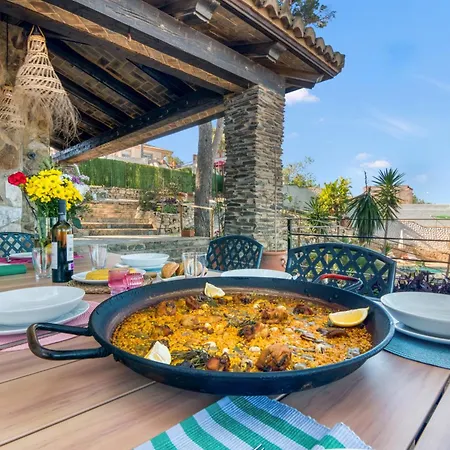 Near Valencia 17pax, Pool, Cinema, Bbq, Kidsroom Villa Manises